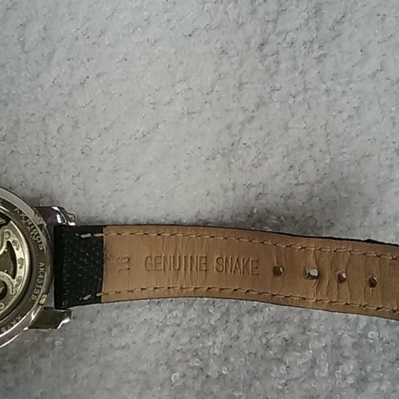 Akrtbos Automatic visible movement watch. - Picture 4 of 7